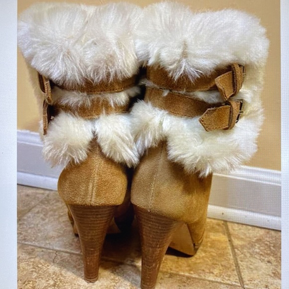 Colin Stuart Tan Faux Fur Trimmed Suede Boots - Picture 4 of 7